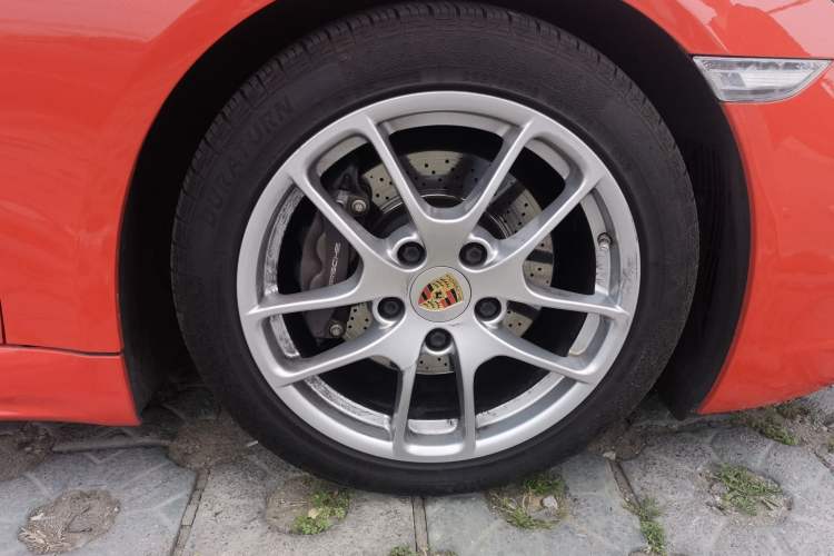 Used Porsche 718 2020 Cayman 2.0T Right Front Wheel Hub