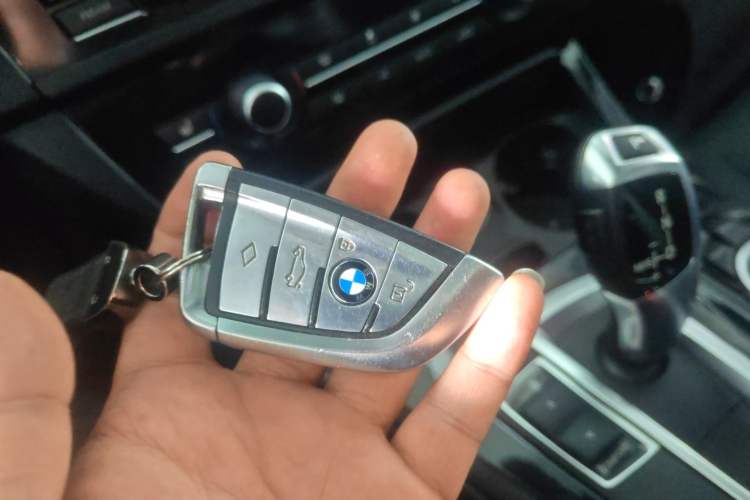 Used BMW 5 Series 2014 520i Touring Edition
