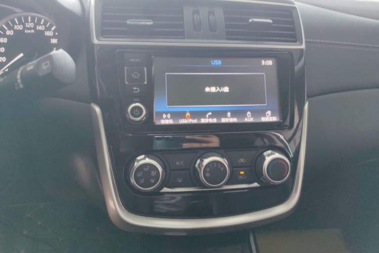 Used Nissan Tiida 2019 1.6L CVT Smart Drive Version China VI Standard Audio And AC Panel