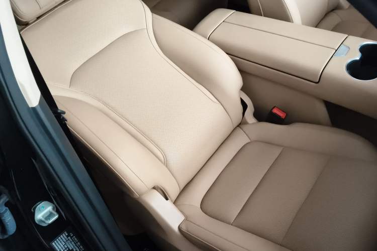 Used Landian E5 PLUS 2025 120km Standard Travel Custom Edition 7 Seats Right Front Seat