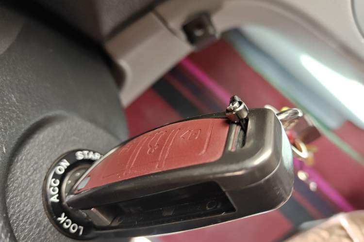 Used JAC Refine M3 2015 Maker Edition 1.6L Luxury Smart Version