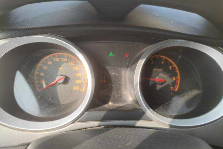 Used Brilliance H230 2012 1.5L AMT Sunroof Version
