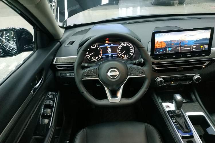 Used Nissan Teana 2024 2.0L XE Genuine Edition