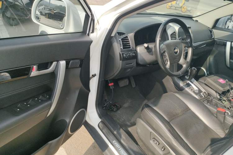 Used Chevrolet Captiva 2014 2.4L 4x4 Flagship Edition 7 Seats Driver Seat