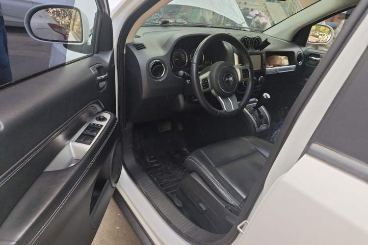 Used Jeep Compass 2014 Revised Version 2.0L Two-Wheel Drive Elite Edition
