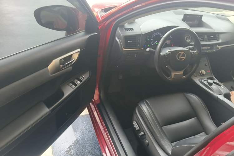 Used Lexus CT 2017 CT200h Comfort Edition Monochrome China V Standard
