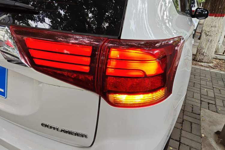 Used Mitsubishi Outlander 2021 Revised Version 2.0L Two-Wheel Drive Comfort Edition 5 Seats