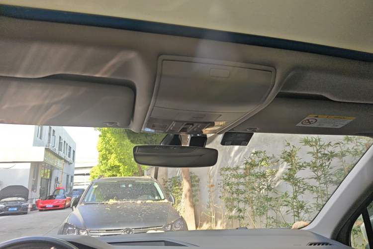 Used Volkswagen Tiguan L 2021 330TSI Automatic Two-Wheel Drive R-Line Flagship Edition
