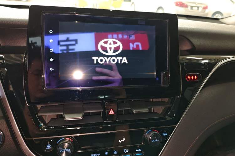 Used Toyota Camry 2021 Dual-Motor 2.5 HGVP Leading Edition Audio And AC Panel