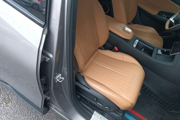 Used Geely Galaxy L7 2023 1.5T 115 km PLUS Right Front Seat