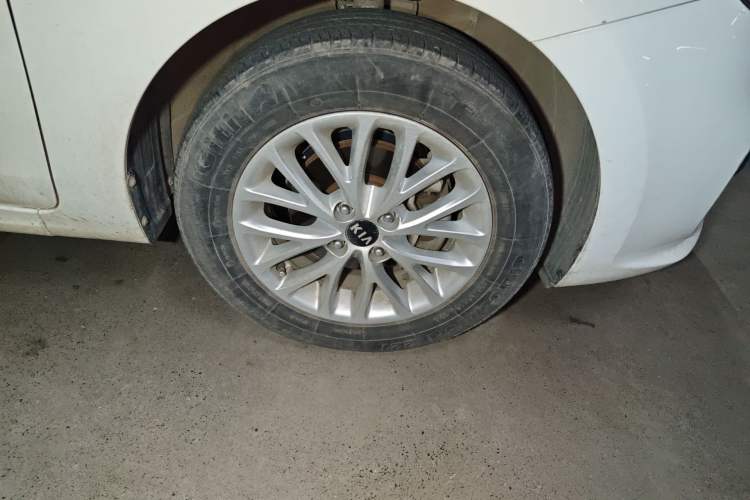 Used Kia K2 2017 Sedan 1.4L Automatic Transmission 15th Anniversary Special Edition GLS
