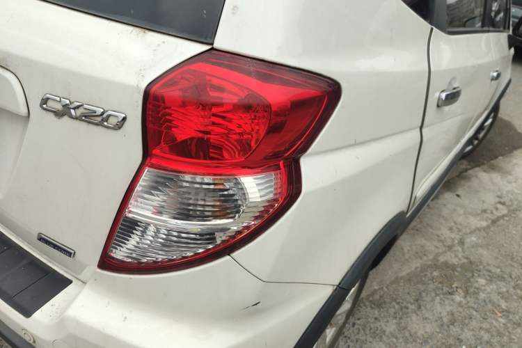 Used Changan CX20 2014 1.4L Manual Sunroof Navigation Version China V Standard
