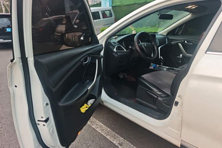 Used Venucia T90 2018 2.0L CVT Smart Connect Fashion Edition China V Standard
