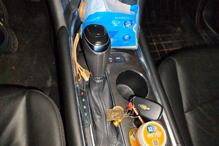 Used Chevrolet Malibu XL 2018 530T Automatic RuiChi Edition Gear Lever