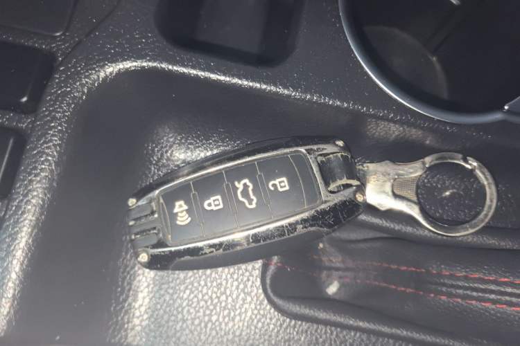 Used Haval M6 2019 1.5T DCT Two-Wheel Drive Elite Version China VI Standard Interior 1