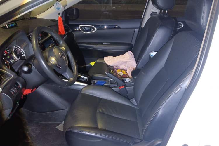 Used Nissan Sylphy 2019 1.6XV CVT Smart Connect Luxury Edition China VI Standard Left Front Seat