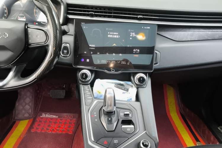 Used Lynk & Co 05 2020 2.0TD Two-Wheel Drive Shine Halo Audio And AC Panel