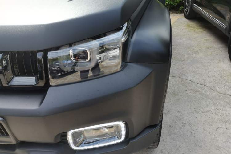 Used BAIC Off-Road BJ40 2023 2.0D Automatic Four-Wheel Drive Blade Hero Edition Adventurer Type Left Front Headlight