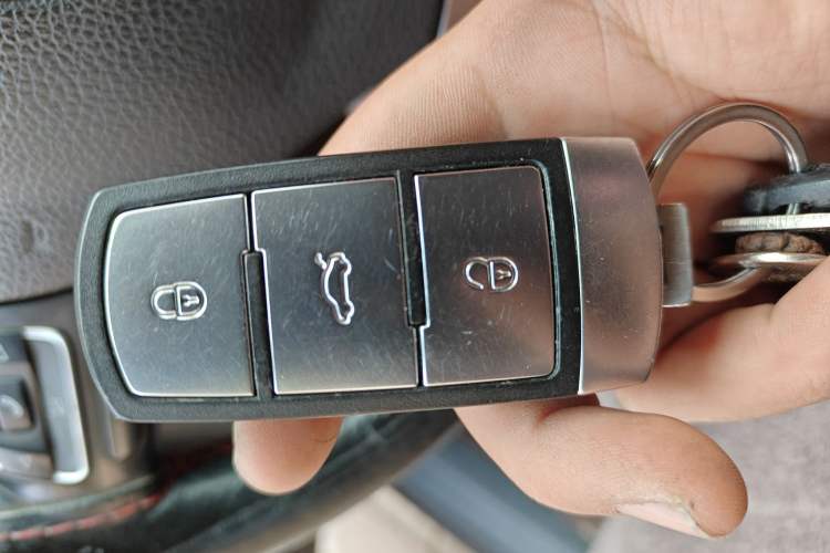 Used Volkswagen Magotan 2015 1.8TSI Comfort Model Vehicle Key