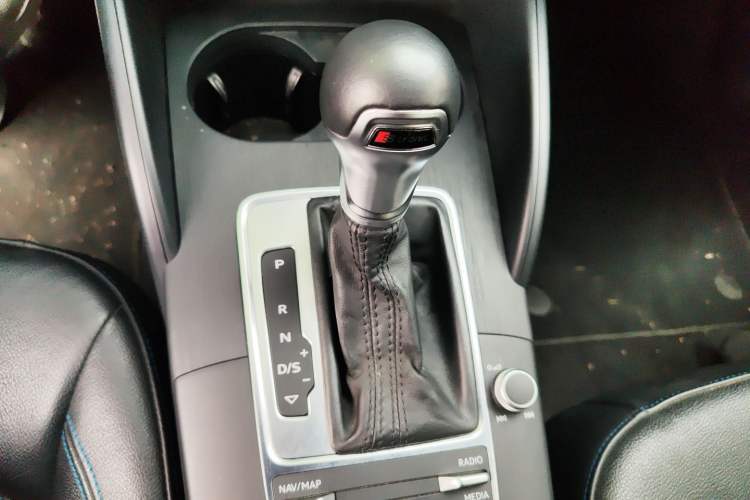 Used Audi A3 2020 Sportback 35 TFSI Fashion Edition China VI Emission Standard Gear Lever
