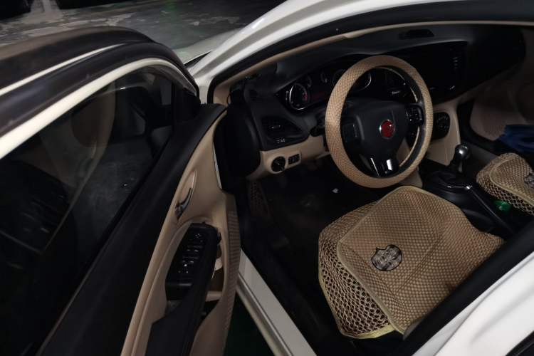 Used Fiat Viaggio 2012 1.4T Manual Enjoyment Edition Driver Seat