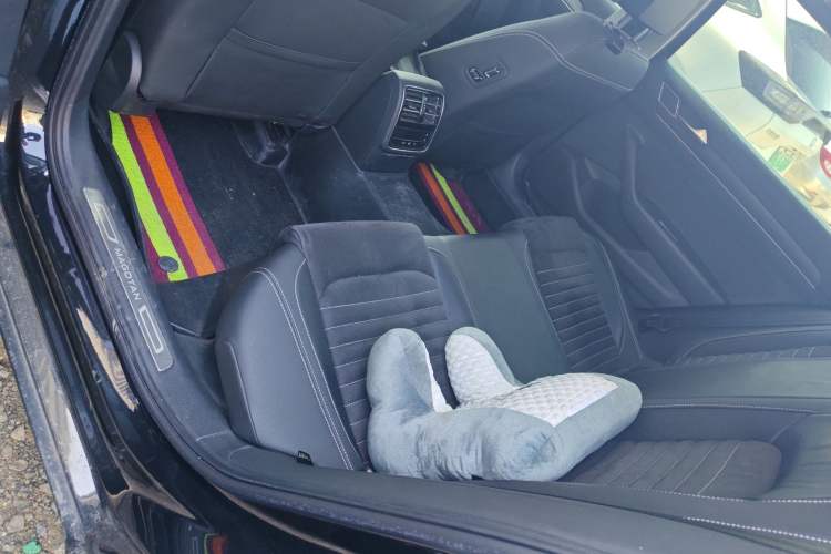 Used Volkswagen Magotan 2020 330TSI DSG Luxury Edition Left Rear Seat