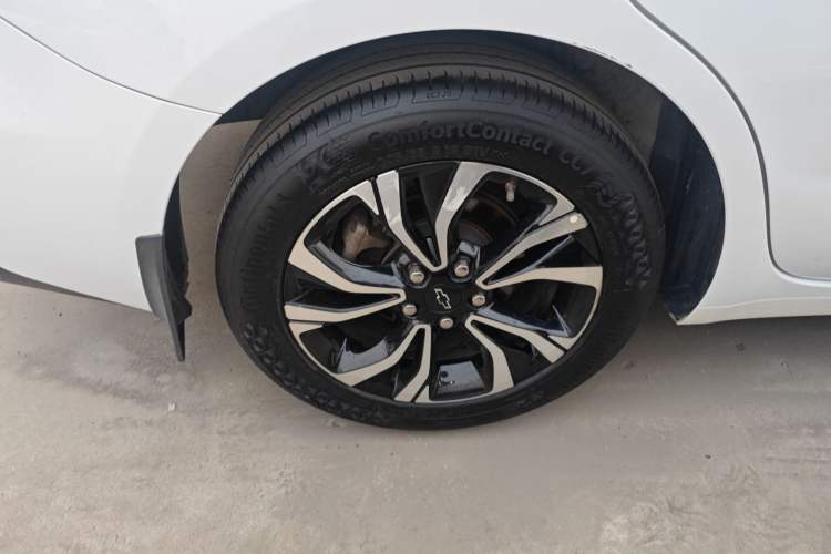 Used Chevrolet Monza 2019 RS 330T Automatic Sporty Edition China VI Standard Right Rear Wheel Hub