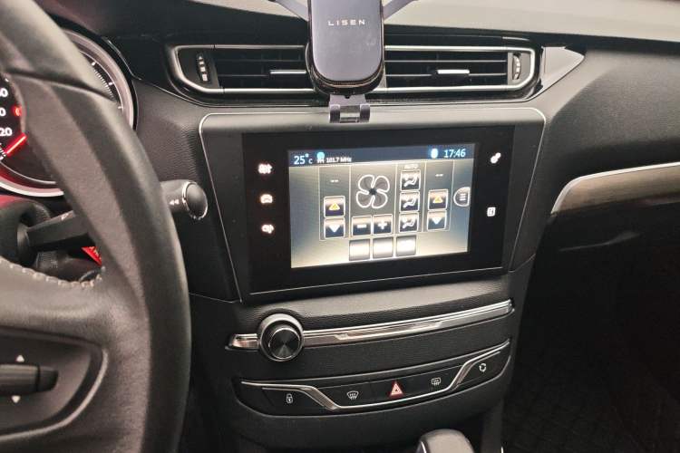 Used Peugeot 408 2015 1.2T Automatic Luxury Edition Audio And AC Panel