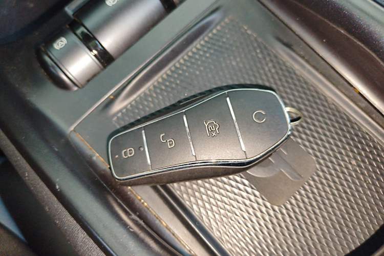 Used BYD Dolphin 2021 405 km Fashion Edition Vehicle Key