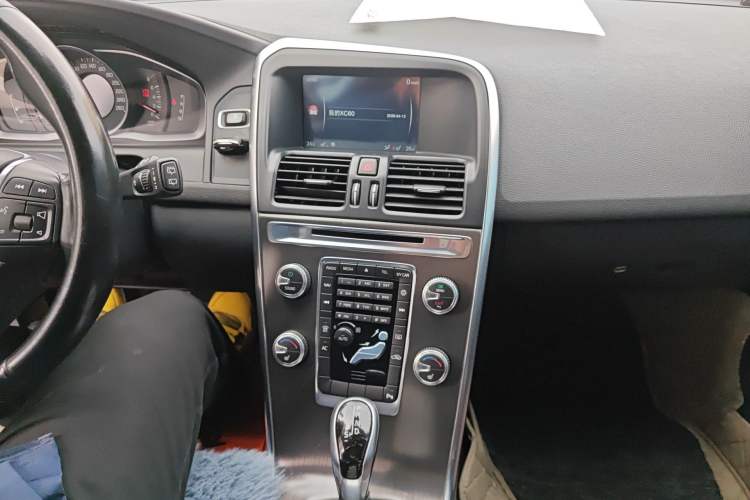 Used Volvo XC60 2014 T5 Zhiyi Edition Audio And AC Panel