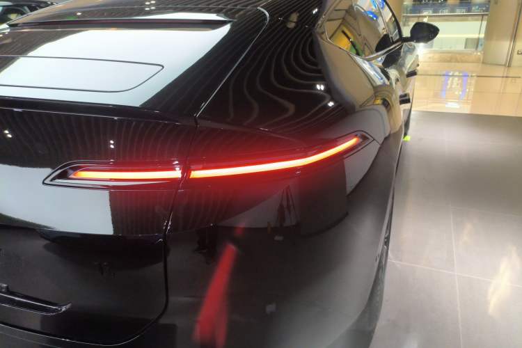 Used Avatr 12 2026 Max Pure-Electric Version Right Rear Taillight