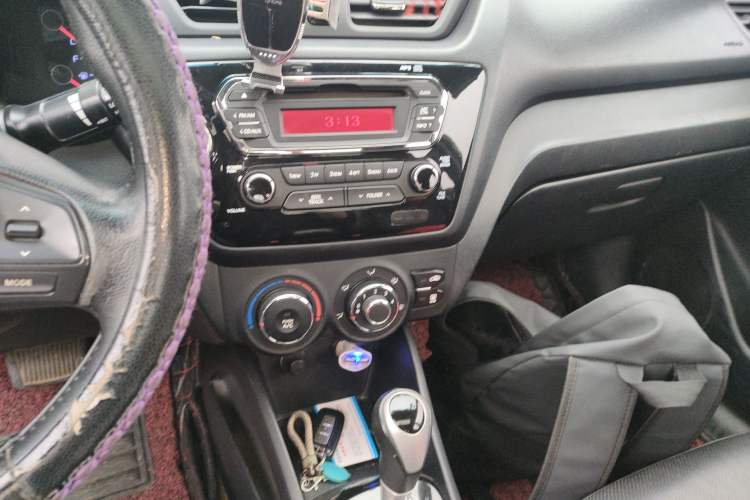 Used Kia K2 2012 Sedan 1.6L Automatic Transmission Premium Commemorative Edition Audio And AC Panel