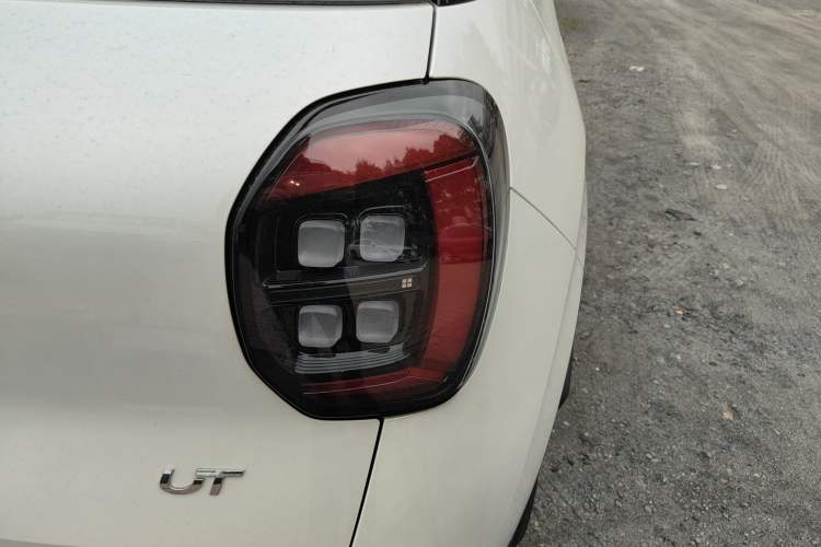 Used AION UT 2025 330 Starlight Edition Right Rear Taillight