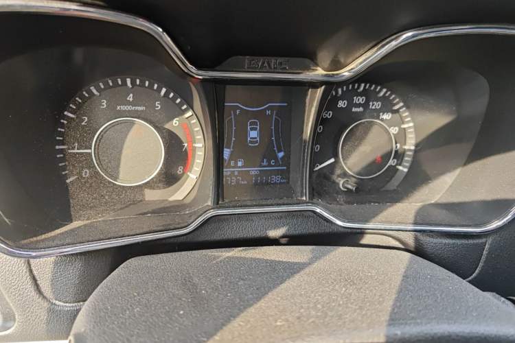 Used HYOSOW H3 2015 1.5L manual luxury version Odometer Close Up