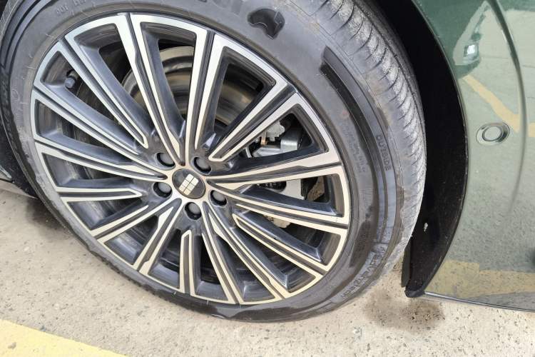 Used Geely Galaxy Galaxy 8 2025 130km EM-i Flagship Edition
