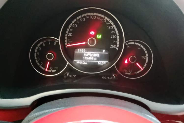 Used Volkswagen Beetle 2013 1.2TSI Fashion Edition Odometer Close Up