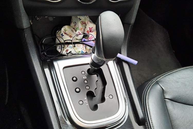 Used Citroen C4L 2013 1.8L Automatic Jingzhi Edition Gear Lever