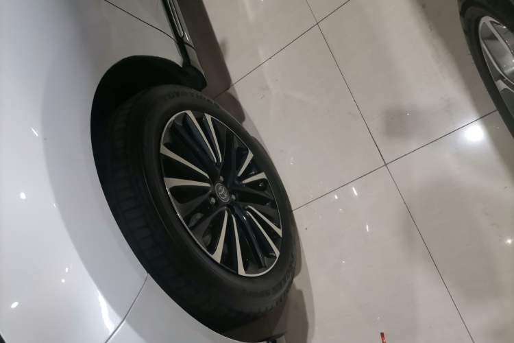 Used Toyota Venza 2023 2.0L CVT Two-Wheel Drive Prestige Version
