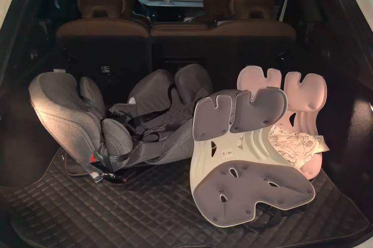 Used Volvo XC60 2023 B5 4x4 Smart Luxury Edition Trunk