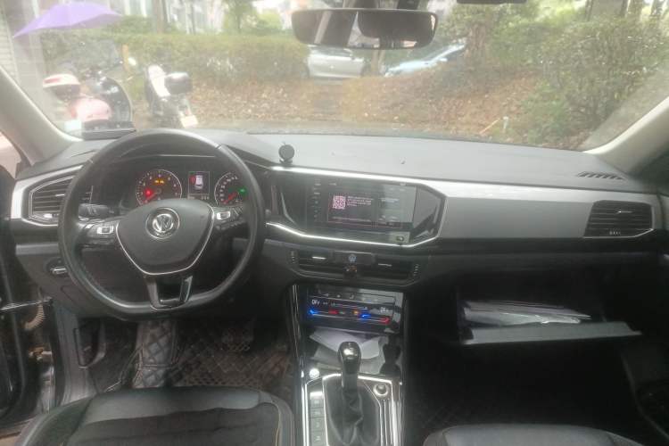 Used Volkswagen Tayron 2020 330TSI Two-Wheel Drive Luxury Smart Connectivity Version Center Console