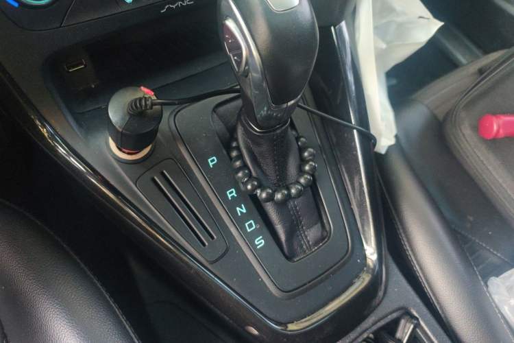 Used Ford Focus 2015 Hatchback 1.6L Automatic Fashion Edition
