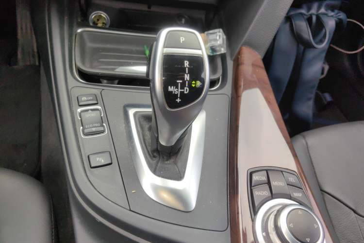 Used BMW 3 Series 2015 320Li Luxury Design Package