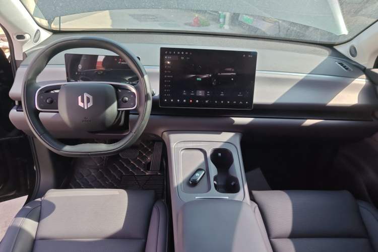 Used Leapmotor C10 2024 530 Comfort Edition Center Console