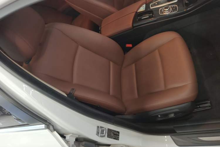 Used BMW 5 Series 2015 520i Elegant Edition
