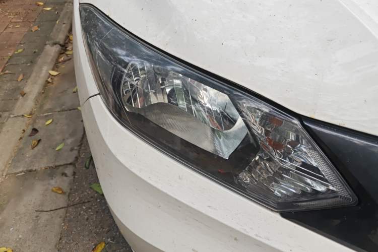 Used Honda Vezel 2015 1.5L CVT two-wheel drive Comfort trim Right Front Headlight