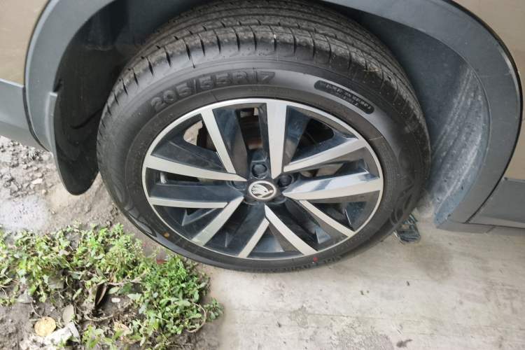 Used Skoda Kamiq 2018 1.5L Automatic Comfort Edition China VI Standard Right Rear Wheel Hub