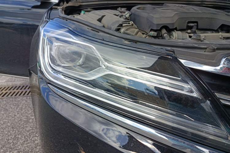 Used Roewe e950 2016 1.4T Executive Deluxe Edition Right Front Headlight