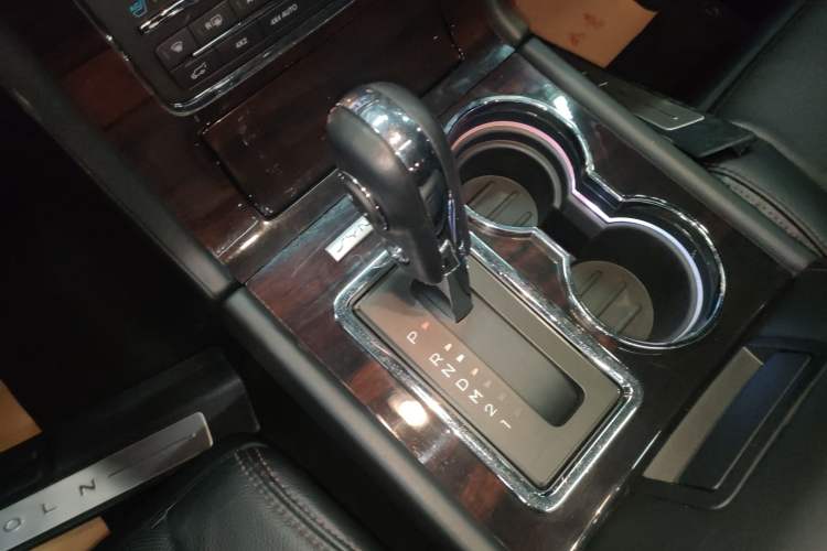 Used Lincoln Navigator 2016 3.5T AWD Gear Lever