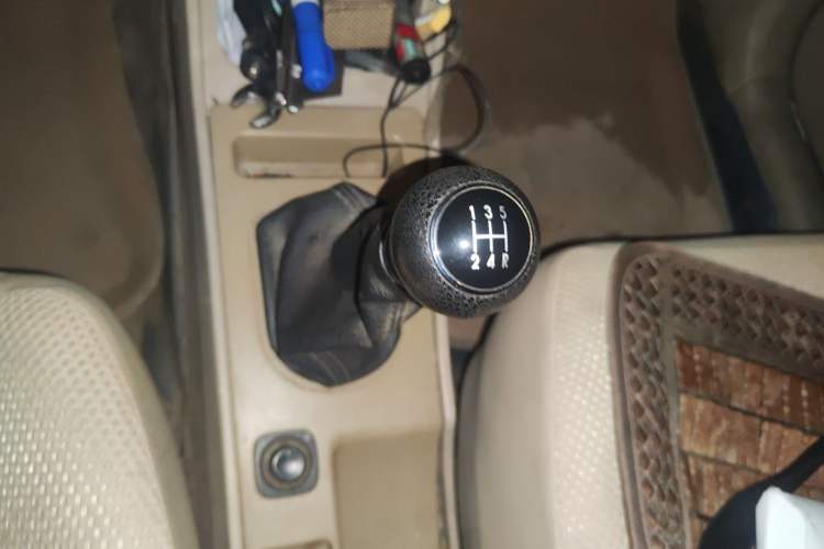 Used FAW Weizhi 2011 Sedan 1.5L Manual Elite Model