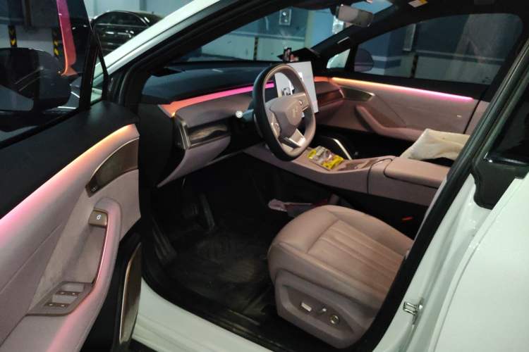 Used ONVO L60 2024 60 kWh Rear-Drive Version Driver Seat